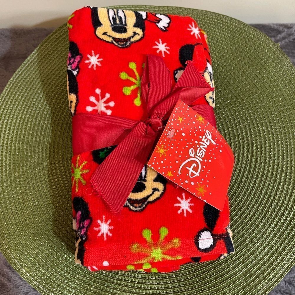 Disney Mickey Mouse Christmas hand towels set of 2 NWT